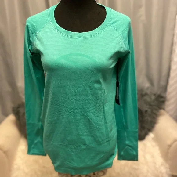 Savvi performance long Sleeved Tee NWT L 133 - Picture 2 of 6